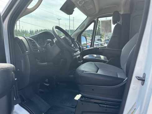 Used 2026 RAM ProMaster 2500 w/ Convenience Group FWD image 9