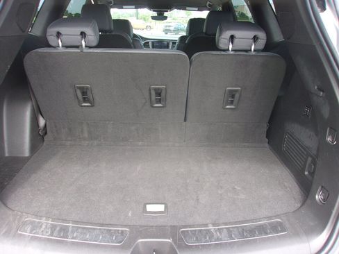 Used 2024 Buick Enclave Premium AWD/4WD image 21