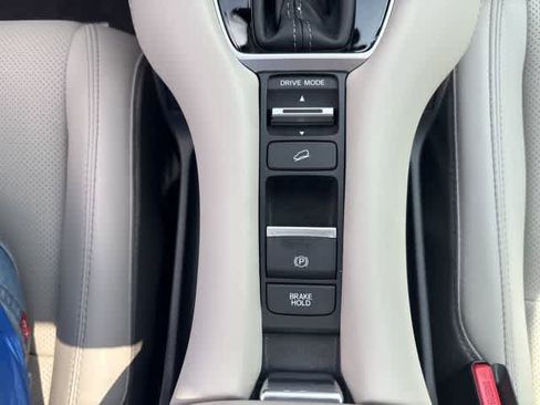 Certified 2026 Honda HR-V EX-L image 17