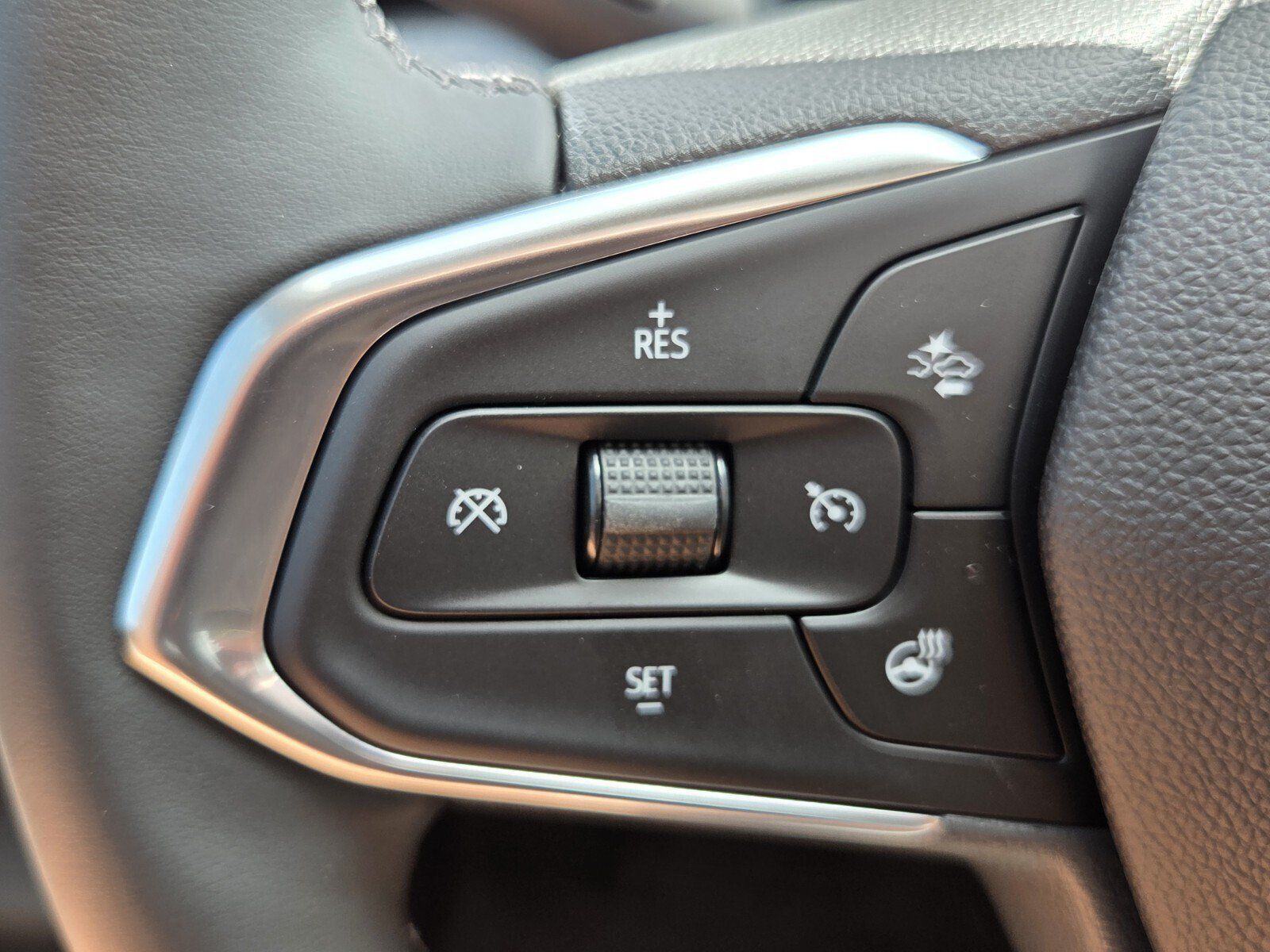 New 2026 Chevrolet Trax ACTIV w/ Sunroof Package FWD image 15