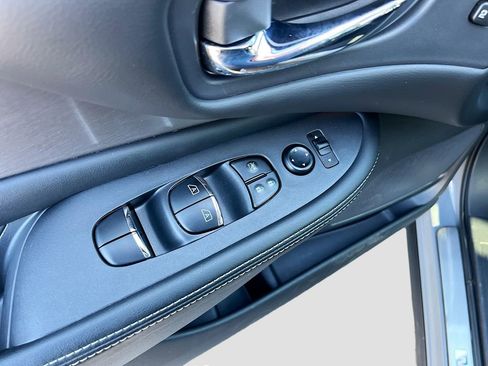 Used 2024 Nissan Murano SL FWD image 18