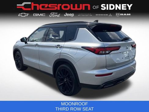 Used 2025 Mitsubishi Outlander 4WD Plug-In Hybrid image 7