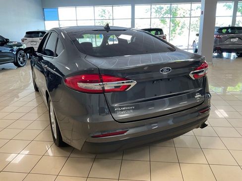 Used 2019 Ford Fusion SE FWD image 5