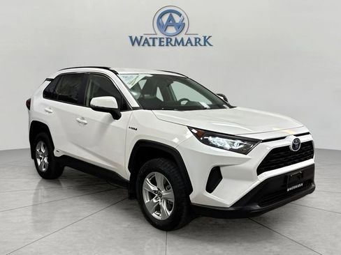 Used 2021 Toyota RAV4 LE image 7