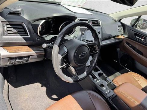 Used 2019 Subaru Outback 3.6R Touring AWD/4WD image 12