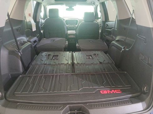 Used 2023 GMC Acadia SLT w/ Elevation Edition AWD/4WD image 10