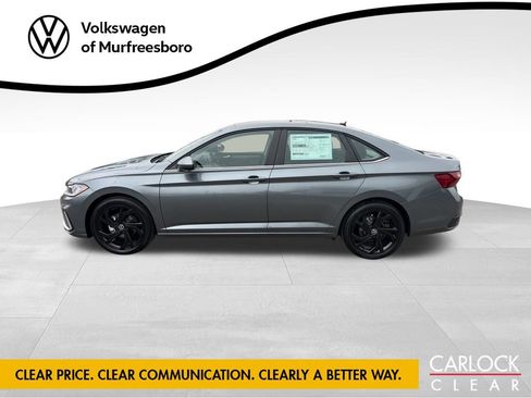 Used 2026 Volkswagen Jetta SE FWD image 4