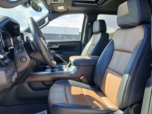 Certified 2025 Chevrolet Silverado 1500 High Country w/ High Country Premium Package AWD/4WD image 10