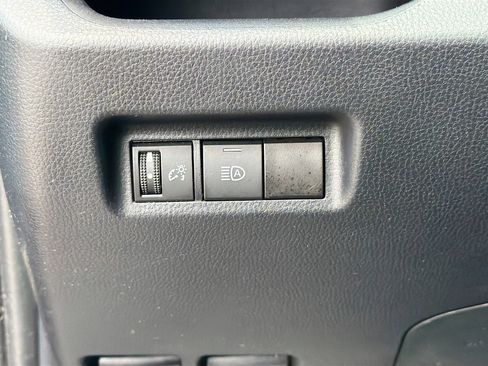 Used 2024 Toyota RAV4 XLE FWD image 32