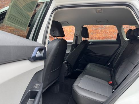 Used 2024 Volkswagen Taos SE image 24