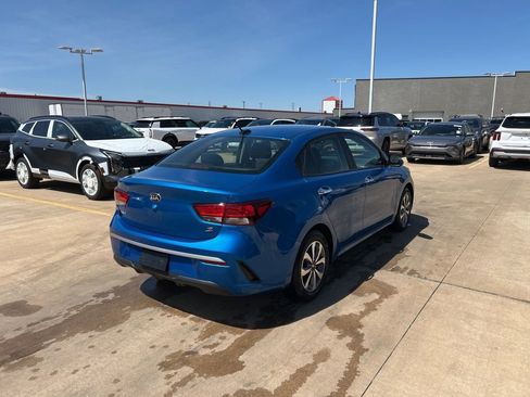 Used 2021 Kia Rio S FWD image 3
