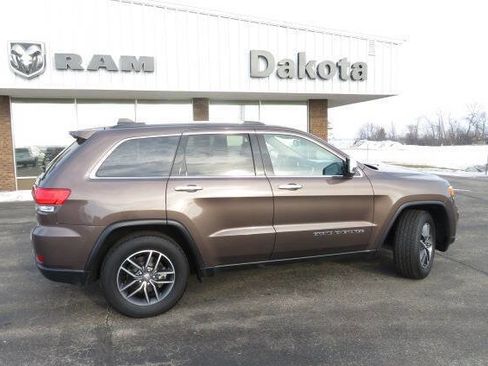 Used 2018 Jeep Grand Cherokee Limited w/ Trailer Tow Group IV image 2