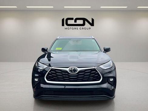 Used 2025 Toyota Highlander XLE image 8