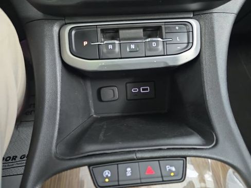 Certified 2023 GMC Acadia SLE w/ Driver Convenience Package AWD/4WD image 21