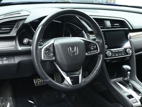 Used 2019 Honda Civic Touring image 18