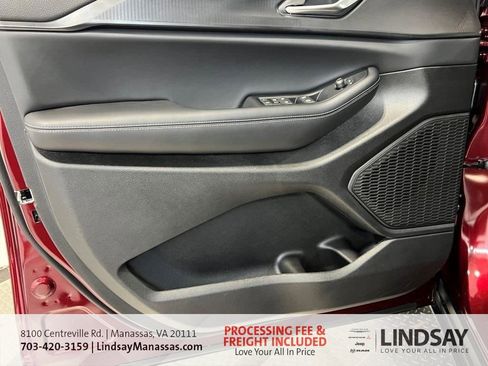 New 2025 Jeep Grand Cherokee Altitude image 28