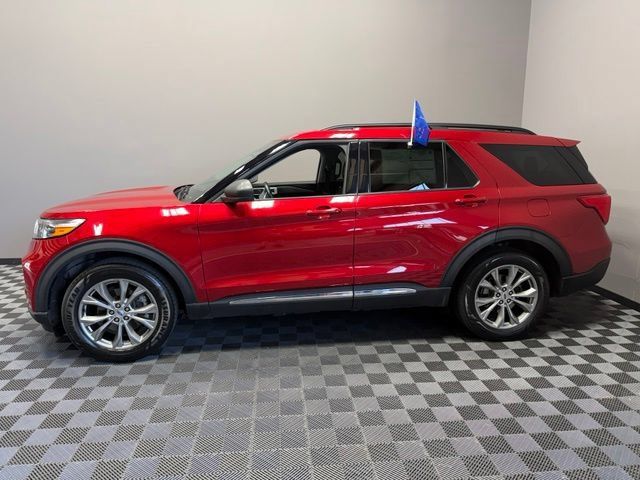 Used 2023 Ford Explorer XLT w/ Equipment Group 202A AWD/4WD image 6