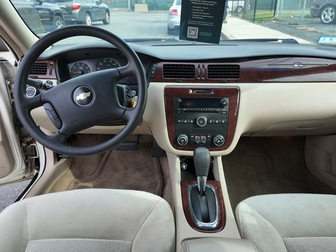 Used 2009 Chevrolet Impala LT image 9