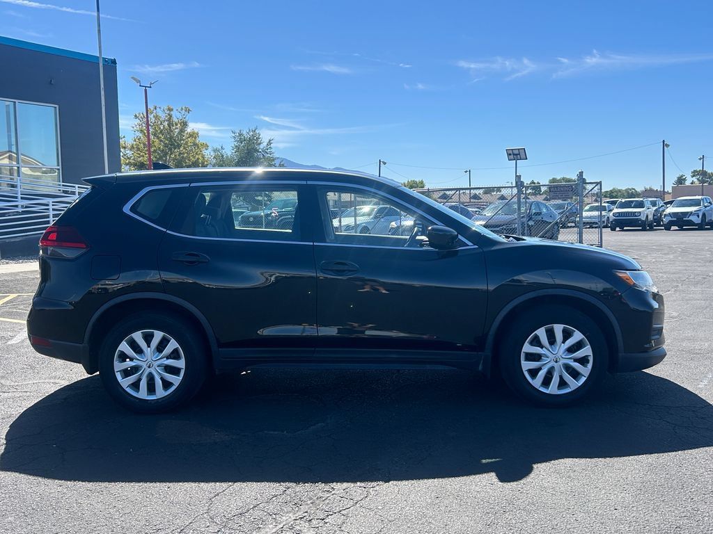 Used 2018 Nissan Rogue S FWD image 2