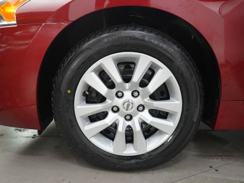 Used 2015 Nissan Altima 2.5 S w/ Power Driver Seat Package FWD image 28