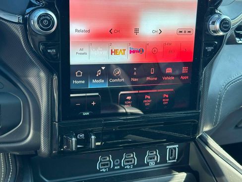 Used 2025 RAM 2500 Limited AWD/4WD image 27