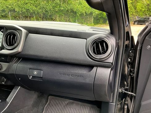 Used 2023 Toyota Tacoma TRD Sport AWD/4WD image 19