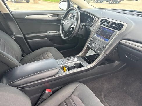 Used 2020 Ford Fusion SE FWD image 21