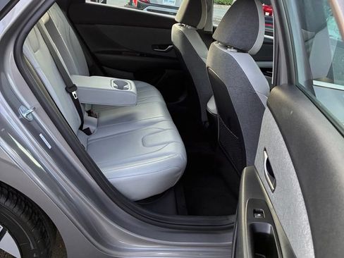 Used 2023 Hyundai Elantra Limited FWD image 19