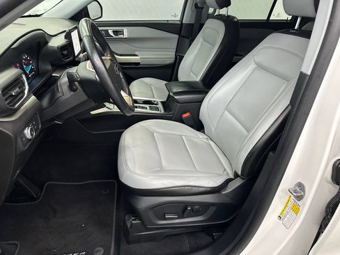 Used 2021 Ford Explorer XLT w/ Equipment Group 202A RWD image 9