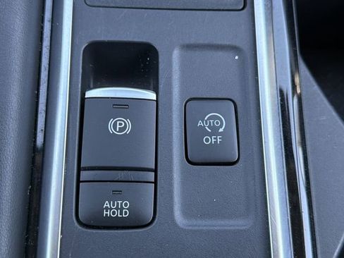 Used 2025 Nissan Pathfinder SV AWD/4WD image 19
