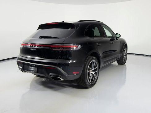 Certified 2025 Porsche Macan image 10
