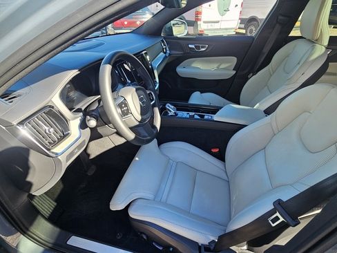 Certified 2024 Volvo V60 B5 Cross Country Ultimate image 17