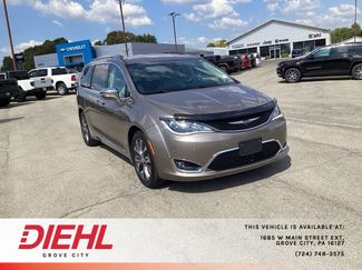 Used 2018 Chrysler Pacifica Limited image 1