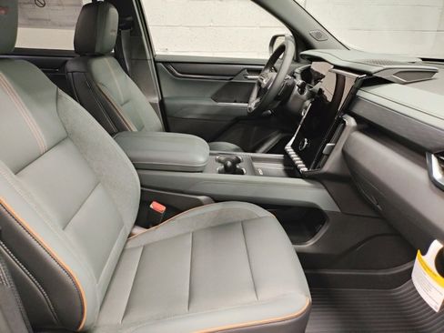 New 2026 GMC Acadia AT4 w/ LPO, Floor Liner Package image 7