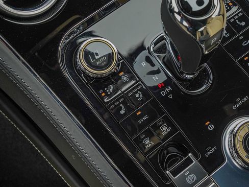 Used 2024 Bentley Continental GT AWD/4WD image 32