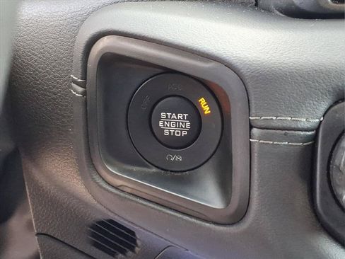 Used 2024 Jeep Wrangler Unlimited Sahara AWD/4WD image 10
