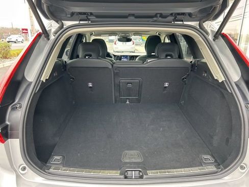 Certified 2025 Volvo XC60 B5 Plus AWD/4WD image 10