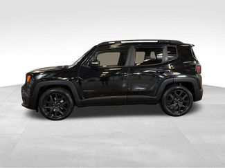 Used 2018 Jeep Renegade Altitude w/ UConnect 8.4 Nav Group FWD video 2