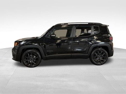 Used 2018 Jeep Renegade Altitude w/ UConnect 8.4 Nav Group FWD image 2