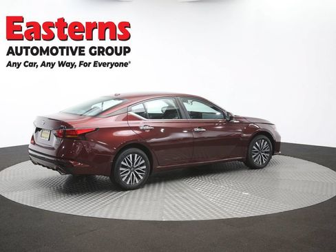 Used 2024 Nissan Altima 2.5 SV w/ SV Premium Package AWD/4WD image 43