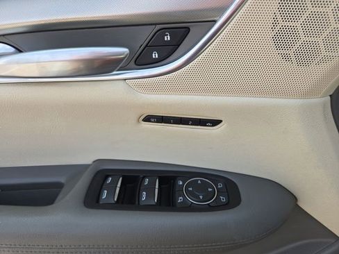 Used 2019 Cadillac XT5 Premium Luxury FWD image 17