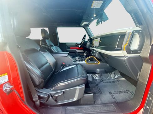 Used 2023 Ford Bronco Badlands image 27