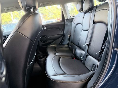 Used 2015 MINI Cooper 4-Door Hardtop image 18