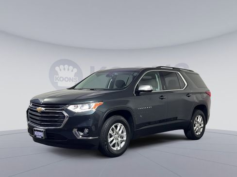 Used 2020 Chevrolet Traverse LT image 1