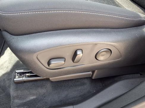 Used 2024 Chevrolet Traverse LT image 20