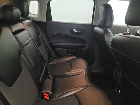 Used 2019 Jeep Compass Latitude w/ Cold Weather Group AWD/4WD image 19