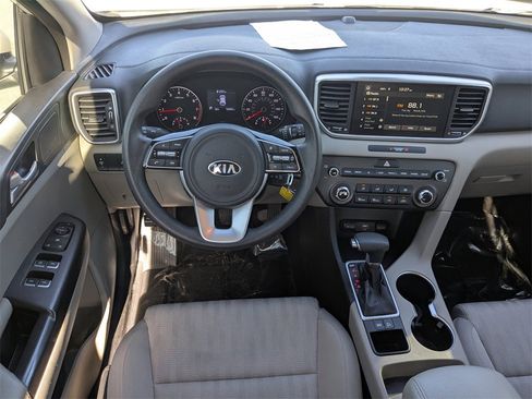 Used 2020 Kia Sportage LX image 12