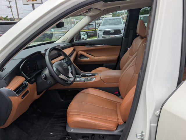 Used 2023 INFINITI QX60 Sensory w/ Cargo Package AWD/4WD image 18