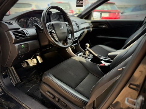 Used 2017 Honda Accord Sport image 7