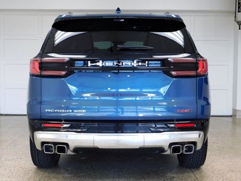 Used 2024 GMC Acadia Denali image 8